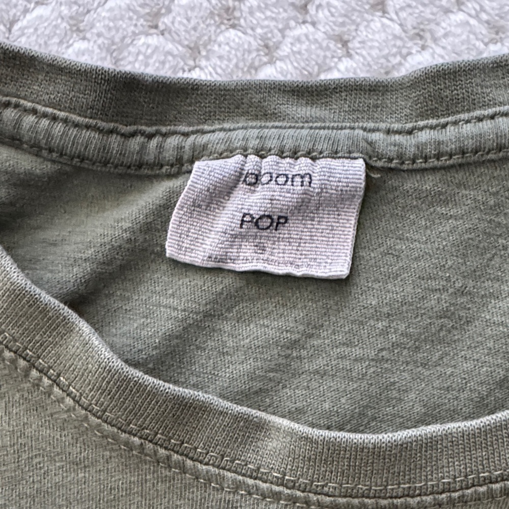 ✨ EUC Vintage-Look Oversized Crop Top – BOOM POP (Size S) - Picture 5 of 6